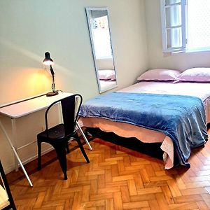 Quarto Com Anfitria Em Copa